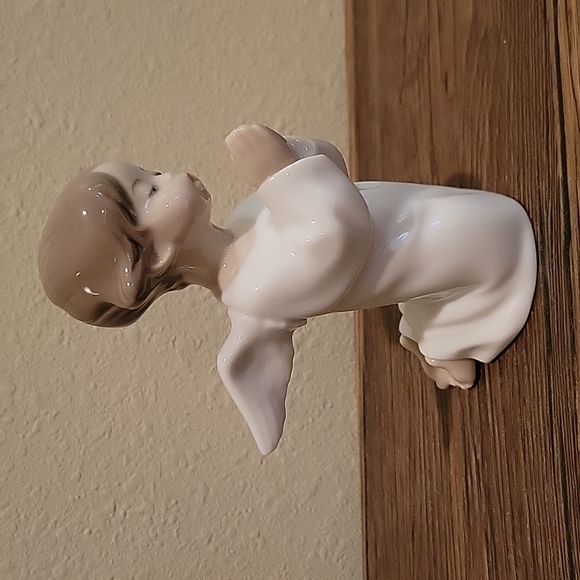 Lladro kneeling, praying Angel 👼 - Picture 2 of 4